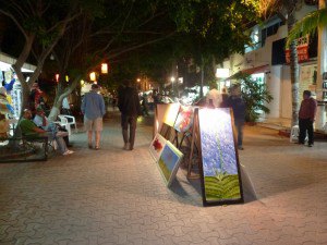 Artists sell their work on 5th Ave. every Thursday in Playa del Carmen